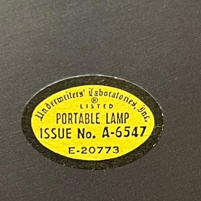 UNDERWRITERS LABORATORIES INC. ~ Vtg. Metal Table Lamp ~ Metal Shade With Grapevine Design