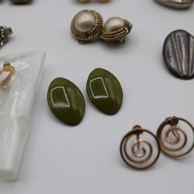 Costume Jewelry Clip On Earrings (50 Pairs)