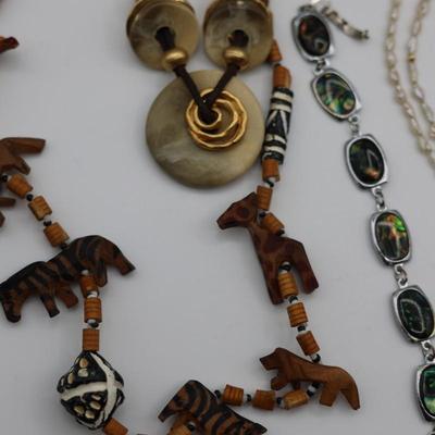 Variety of Necklaces & Bracelets (24)