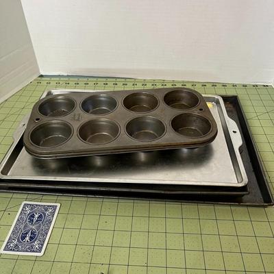 Sheet Pans (4) and Muffin Pans (2)