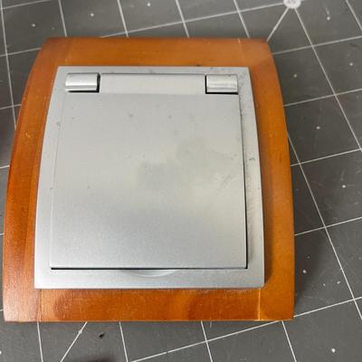 Ultronic Clock and Desk Calculator/Calendar