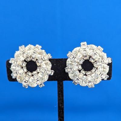 Pair of stunning MCM Weiss rhinestone costume jewelry clip earrings