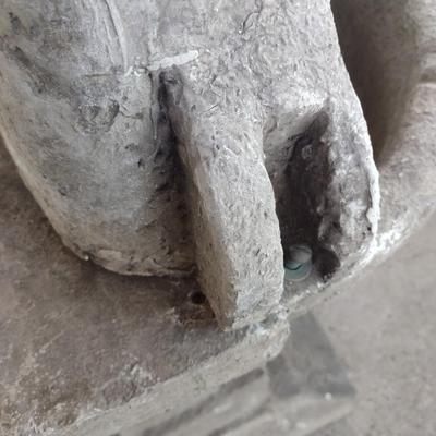 Resin Garden Statue Lion Face Water Fountain