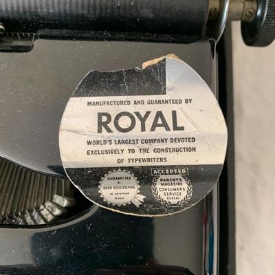 1930s Royal Portable Typewriter in Case
