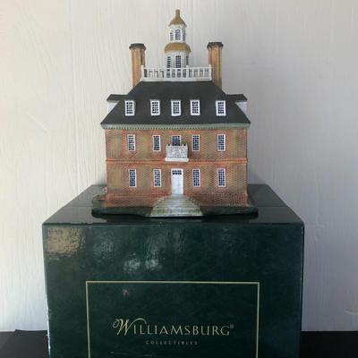 LOT 12X: 2003 Lang & Wise Collectibles Colonial Williamsburg #19 