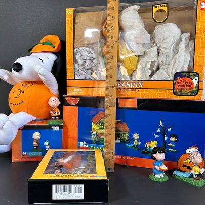 LOT 123L: Vintage Department 56 Peanuts Halloween Party, Best Pals, Hallmark Keepsake The Peanuts Gang, Figure Collection & More