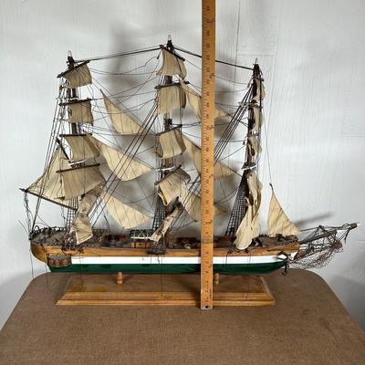 LOT 154L: Vintage Model Of The Clipper Rainbow Ship 1845
