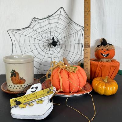 LOT 159L: Roseville Pottery Jar & Halloween Decorations