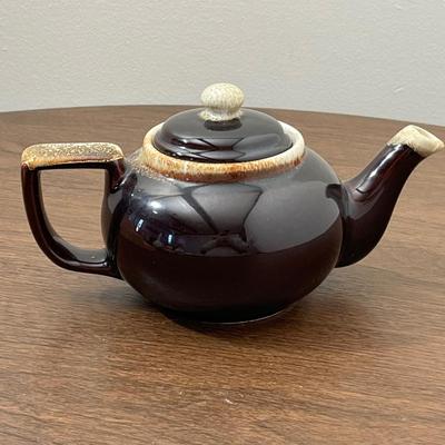 LOT 165K: Vintage Pfaltzgraff USA Brown Drip Stoneware Teapot