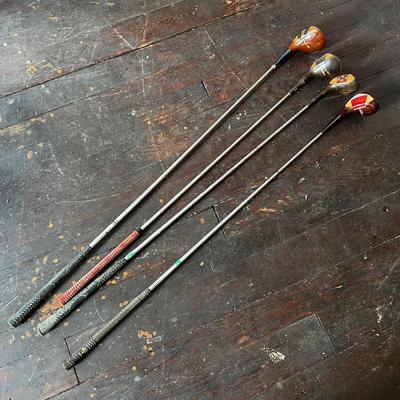 U728 Vintage Wood Gold Clubs
