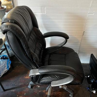 U729 LANE Leather Office Chair