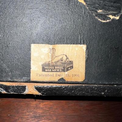 731 Antique Young Bros Box MFRS 1901 Display Box