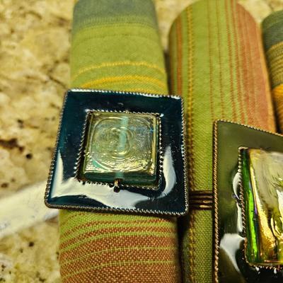 Assortment of Placemats, Napkins and Napkin Rings (DR-DW)