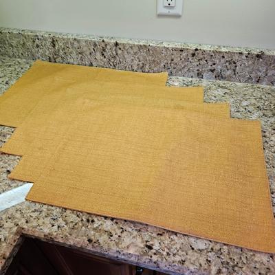 Assortment of Placemats, Napkins and Napkin Rings (DR-DW)