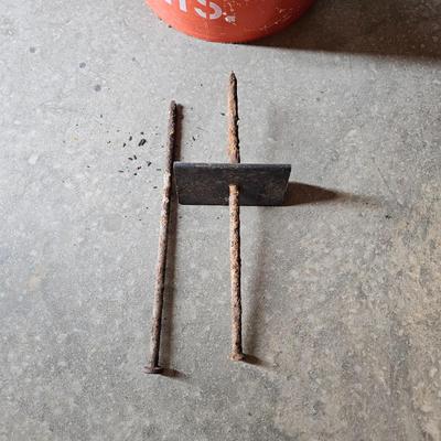 Yard Stakes and Garden Wire (B-DW)