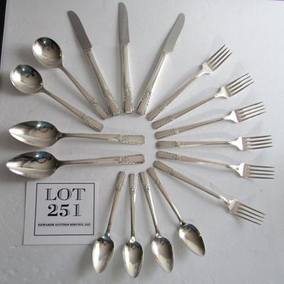 Vintage Lady Drake Pattern Partial Set, William A Rogers/Oneida Ltd, AA Heavy Silverplate