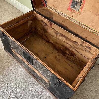 Vtg Dome Top Trunk