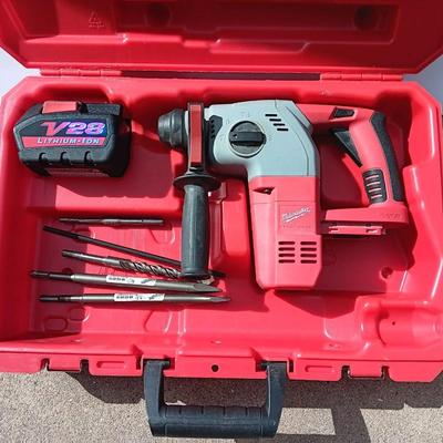 Milwaukee 1" SDS Rotary Hammer kit - Rotary hammer - Battery - bits and molded case - No charger