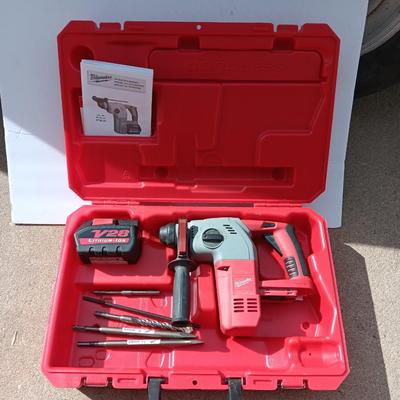 Milwaukee 1" SDS Rotary Hammer kit - Rotary hammer - Battery - bits and molded case - No charger