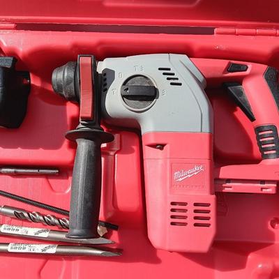 Milwaukee 1" SDS Rotary Hammer kit - Rotary hammer - Battery - bits and molded case - No charger