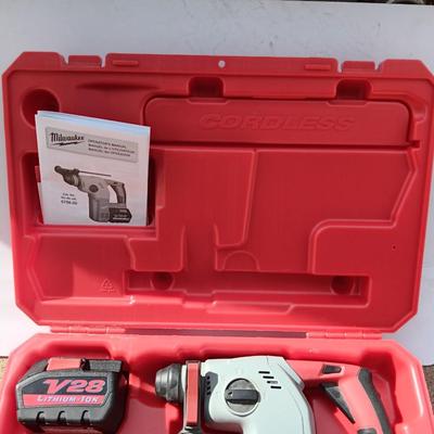 Milwaukee 1" SDS Rotary Hammer kit - Rotary hammer - Battery - bits and molded case - No charger