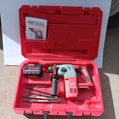 Milwaukee 1" SDS Rotary Hammer kit - Rotary hammer - Battery - bits and molded case - No charger
