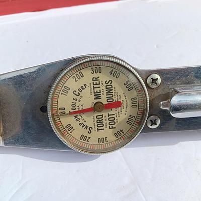 Vintage SNAP-ON tools corp. Torque wrench with metal storage box
