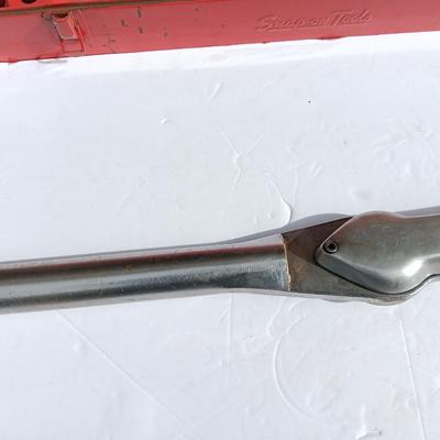 Vintage SNAP-ON tools corp. Torque wrench with metal storage box