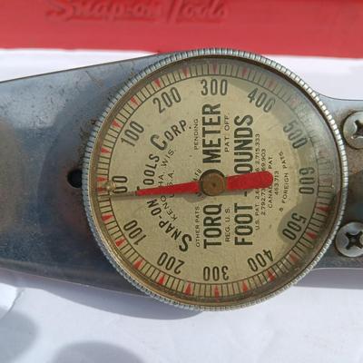 Vintage SNAP-ON tools corp. Torque wrench with metal storage box
