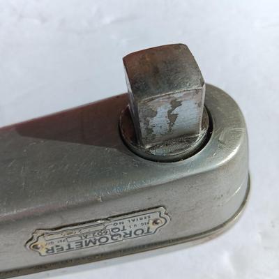 Vintage SNAP-ON tools corp. Torque wrench with metal storage box