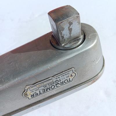 Vintage SNAP-ON tools corp. Torque wrench with metal storage box