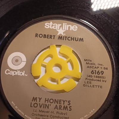 Vinyl record Albums - Ronnie McDowell - Robert Mitchum - Mel McDaniel and more! 45RPM Records