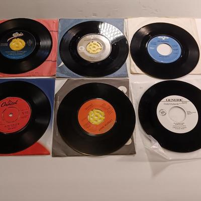 Vinyl record Albums - Ronnie McDowell - Robert Mitchum - Mel McDaniel and more! 45RPM Records