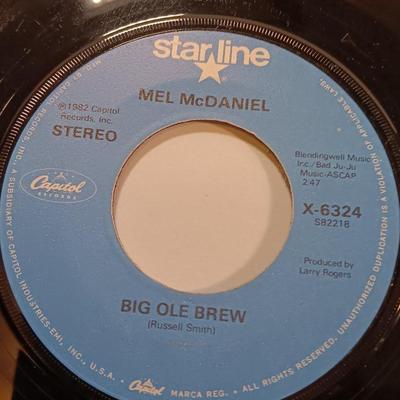 Vinyl record Albums - Ronnie McDowell - Robert Mitchum - Mel McDaniel and more! 45RPM Records