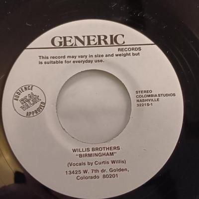 Vinyl record Albums - Ronnie McDowell - Robert Mitchum - Mel McDaniel and more! 45RPM Records