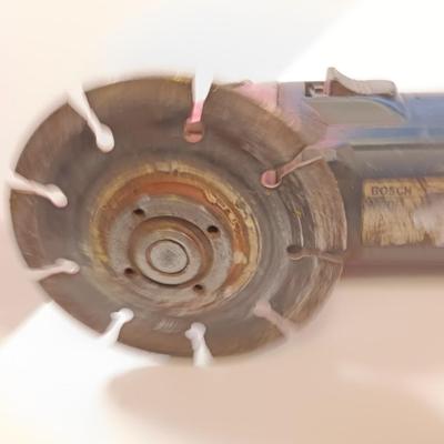 Bosch Angle grinder with Vortec 4" knot wire brush head