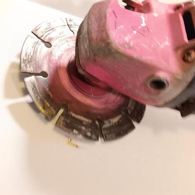 Bosch Angle grinder with Vortec 4" knot wire brush head