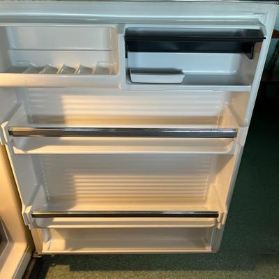 Amana 18 Almond Refrigerator