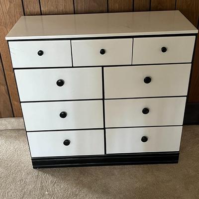 9-Drawer Dresser