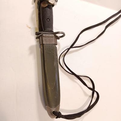 Vintage Imperial U.S. M7 Knife with M8Al Scabbard Vietnam Period