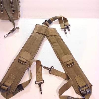 US Army Ammo / Clip pouch with Army issued padded suspenders.