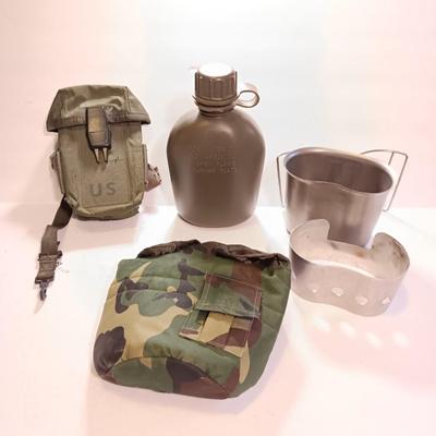 US Army issued Ammo / magazine pouch with Camouflage covered canteen.