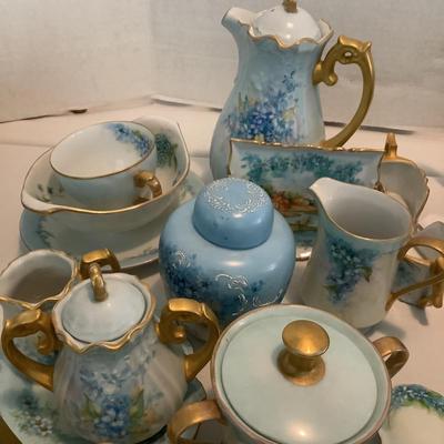 U654 Blue & Gold Painted Porcelain Lot