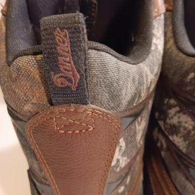 Men's size 12 DANNER Camouflage leather Gortex boots in great condition