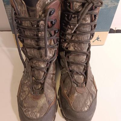 Men's size 12 DANNER Camouflage leather Gortex boots in great condition