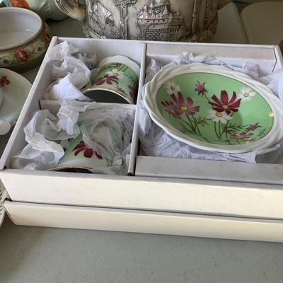U679 Antique Poppy Assorted Dish Lot