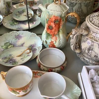 U679 Antique Poppy Assorted Dish Lot