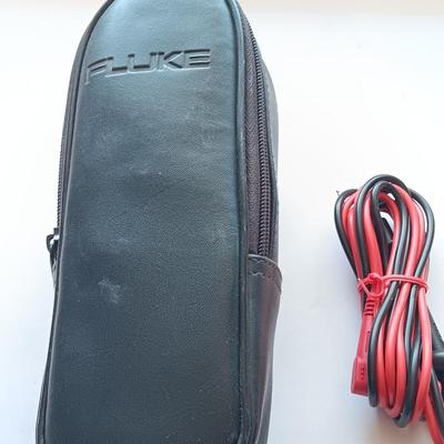 Working Fluke 322 clamp meter with case and instructions