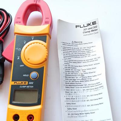 Working Fluke 322 clamp meter with case and instructions