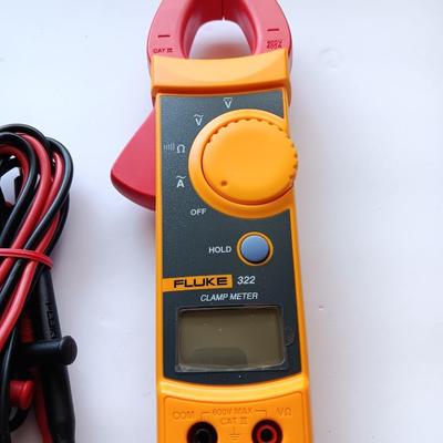 Working Fluke 322 clamp meter with case and instructions